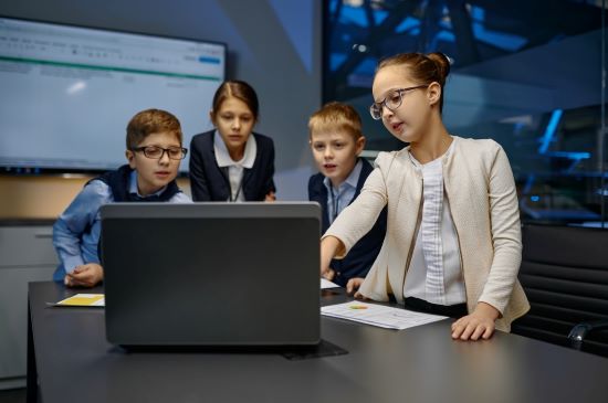 Dzieci przy dziaaniu projektowym